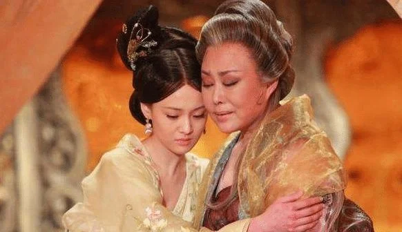 三国从与太后共寝开始　三国从与太后共寝开始小说